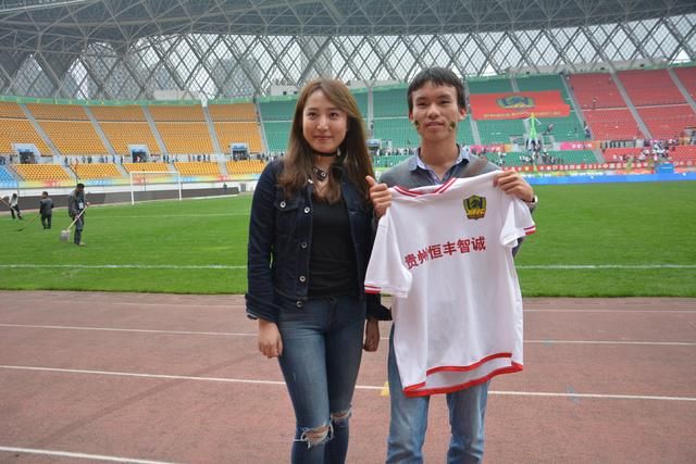 中超球队不谈技战术水准高低,最基本球衣队服