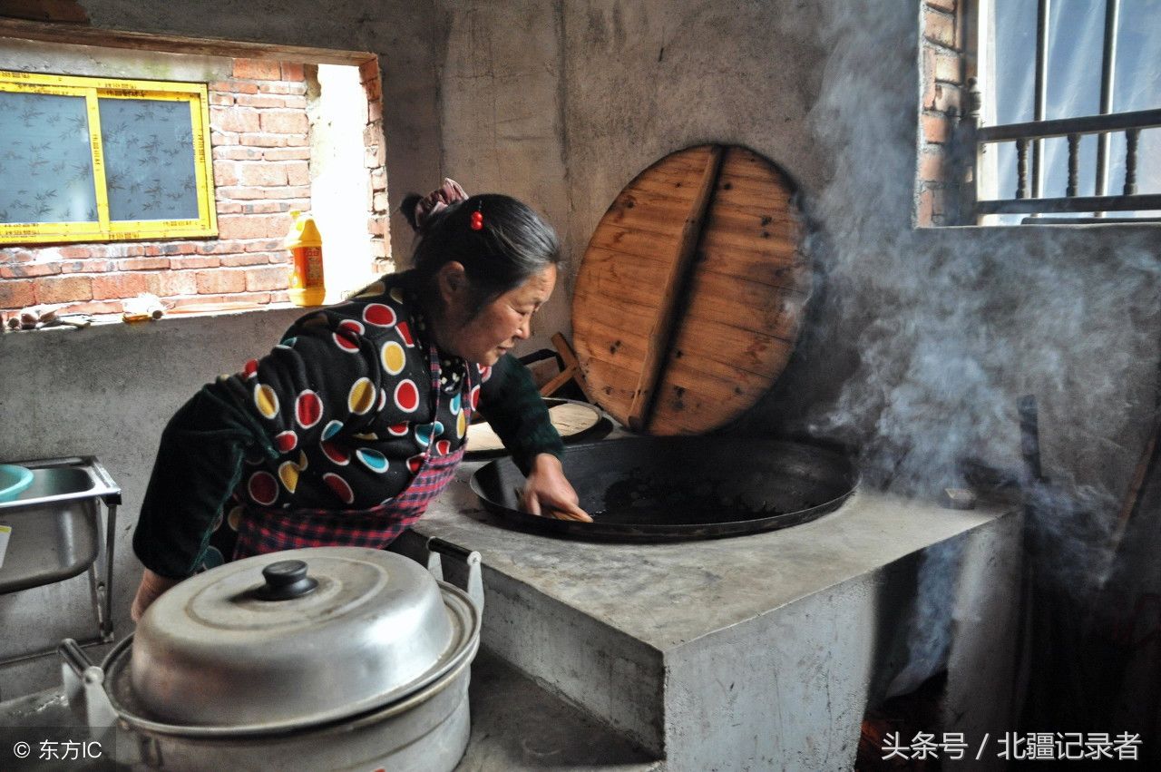 农村烧火做饭的13个珍贵瞬间，80后儿时难以忘怀的美好回忆