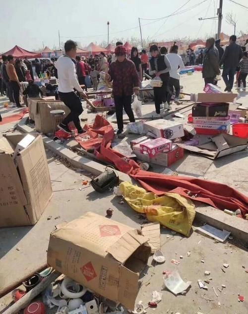 商丘龙卷风致2死20伤!现场视频曝光:蹦蹦床被