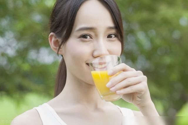 74岁教授电视征婚：20多岁漂亮的，生龙凤胎，活到120