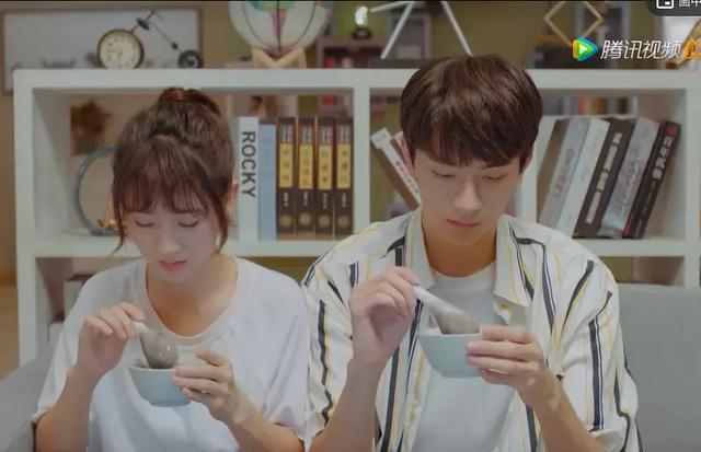 致我们暖暖的小时光:情侣穿搭指南~穿个衣服都