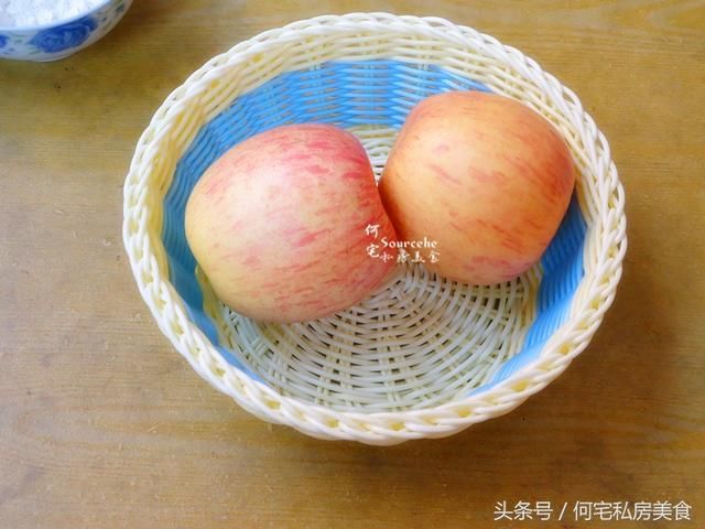 婆婆往剩余的汤圆皮里加水果？奇怪！出锅之后，大家抢着吃