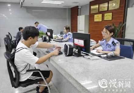 港澳通行证怎么签注