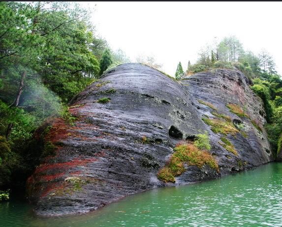 龙岩旅游胜地——永定土楼、冠豸山