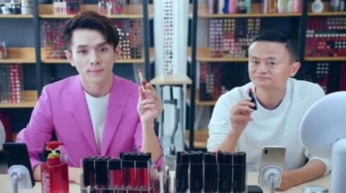 直播业月薪9423元