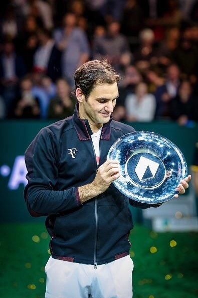 ATP排名:36岁费德勒重夺世界第一 破最老球王纪录