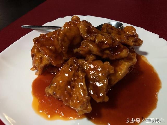 在遥远的索契竟有家“北京饭店”!店员颜值高，美食比国内便宜!