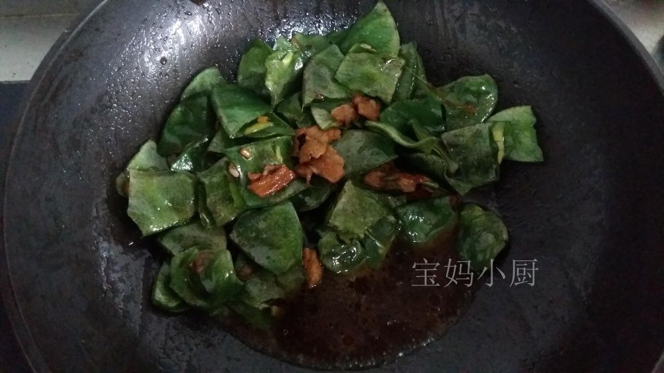 这种豆角你肯定没吃过，光听名字就好奇，越炒越绿，浓香下饭