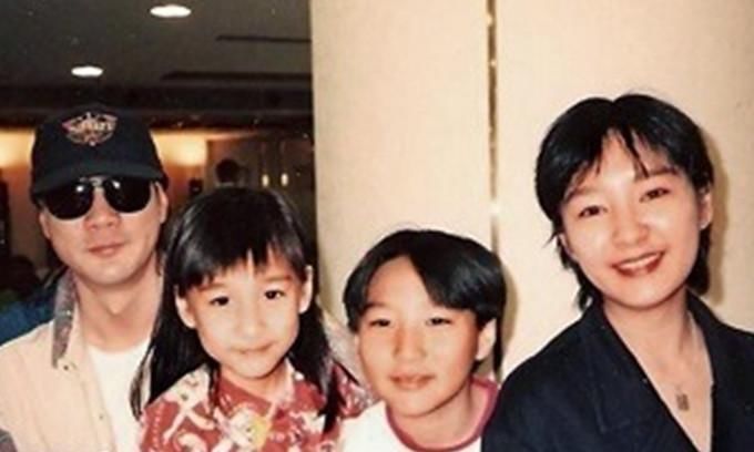 娱乐圈两大父子档同框！钱小豪比儿子帅，徐少强与儿子如复制粘贴