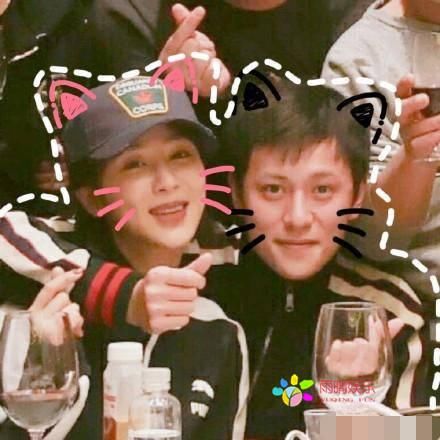 杨紫和秦俊杰游泰国低调秀恩爱 这样的爱情还