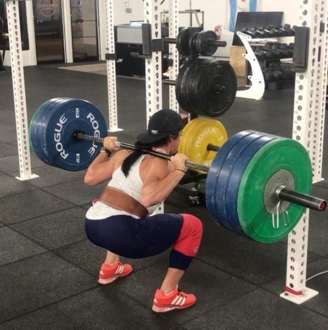 新世界纪录诞生:这个姑娘硬拉完成自己4倍的体