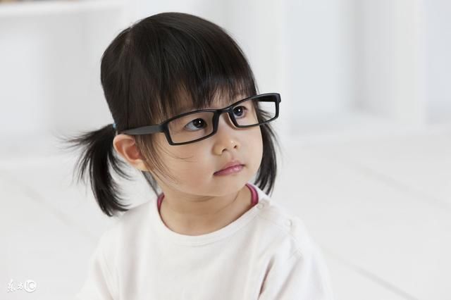 幼儿园测视力,三分之二孩子不达标,宝宝视力检