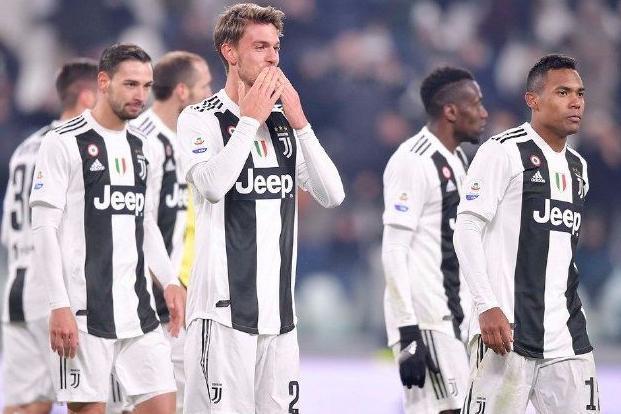 C罗点球被扑!尤文图斯3-0切沃,18胜2平高居意