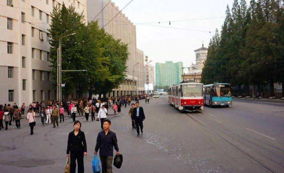 朝鲜首都大街真干净, 应该是个卫生城市