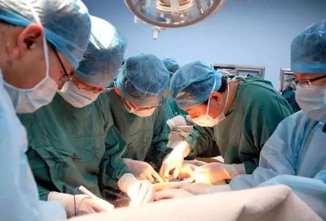 梦境解析,上两个门牙掉落未出血的寓意与启示 梦境解析,上两个门牙掉落未出血的寓意与启示