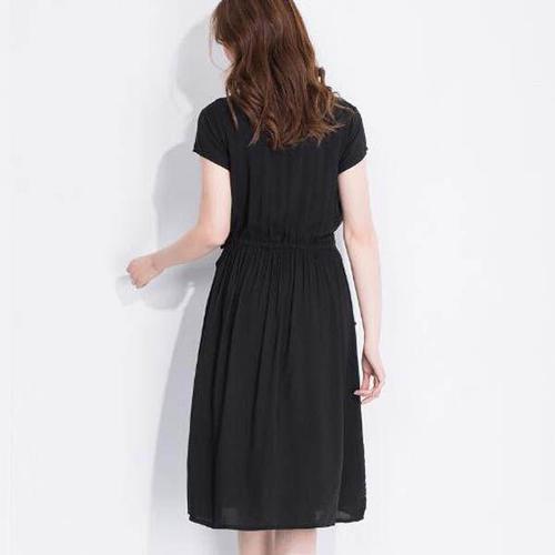 媳妇穿着这身棉绸裙,出门没人喊阿姨,让她偷着