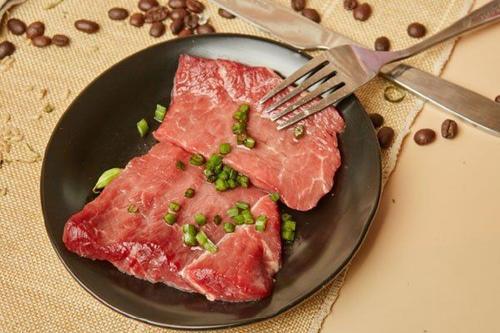 每天都吃2斤牛肉,喝半斤白酒,对身体是好是坏