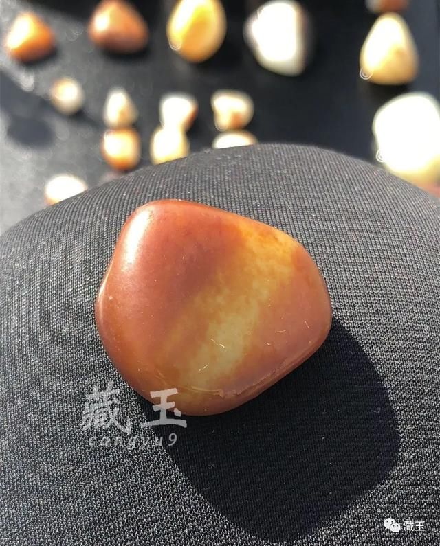 如今的籽料价格比年前涨了多少呢？我们一起来看看