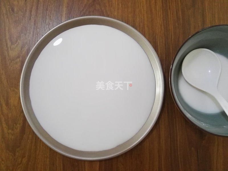 凉皮的简单做法,半碗淀粉一碗水,还不用洗面,三两下就搞定
