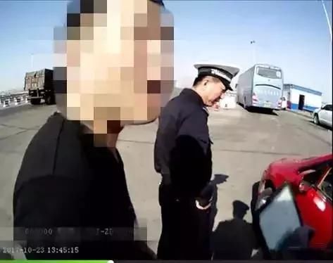 鄂尔多斯一司机携三假上路,真胆大!