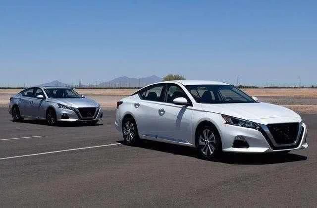 19款天籁终于来了,尺寸增大,配英菲尼迪2.0T,