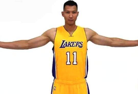 什么!当年易建联在雄鹿更衣室 和于嘉发生了