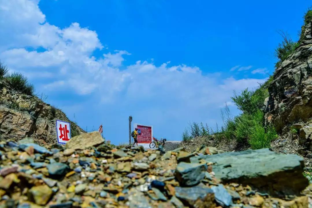 0718早安阳泉:阳泉某广场惊现歌神真牛;阳泉