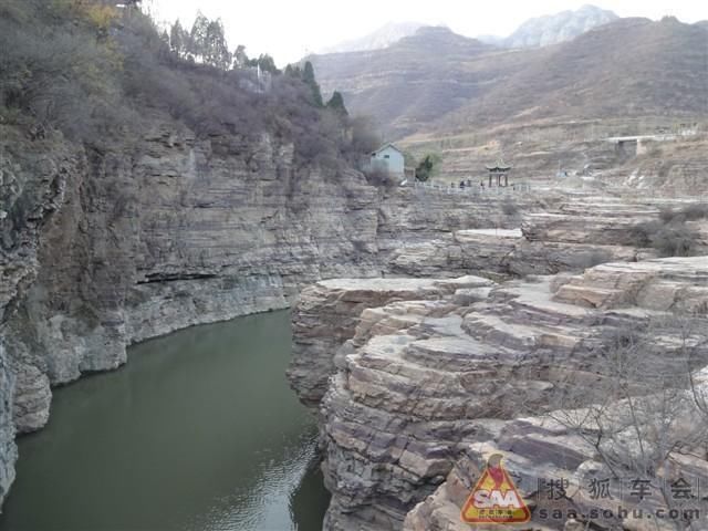 岳飞后裔逃难此深山，用石头打造了一座“世外桃源”!