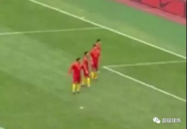 悲哀至极!当一名意大利人提醒一群中国人要有