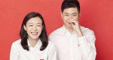 明星结婚证件照,穿上白色情侣装的他们看起来