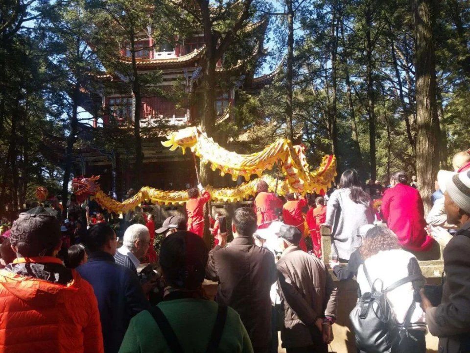 说好的过年昆明变空城呢?城里城外……分分钟被这场面惊呆了