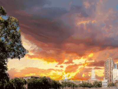 宁静,柔和 本部田径场 夕阳余晖,映红漫天 被一抹橘黄色的夕阳映射着