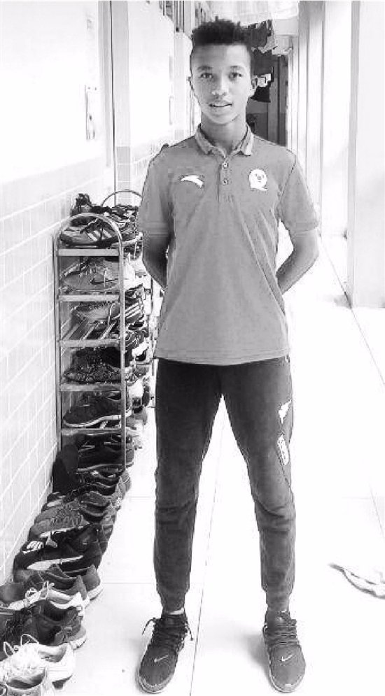 被称为中国足球的希望 杭州黑小子王牧入选U1