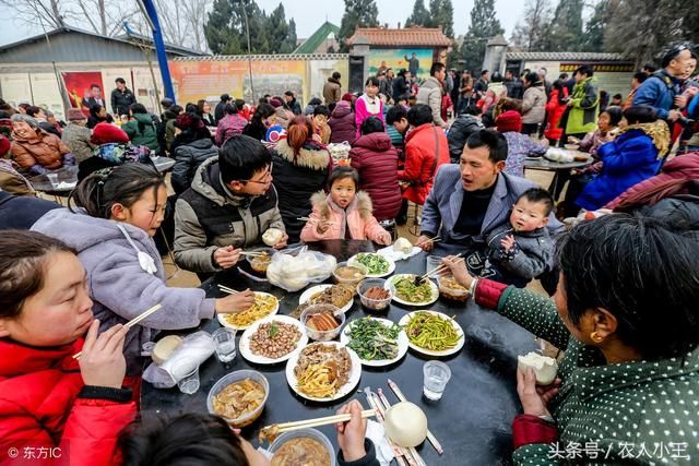 今年起，将禁止农村地区大办酒席之风，多数农民表示赞成！