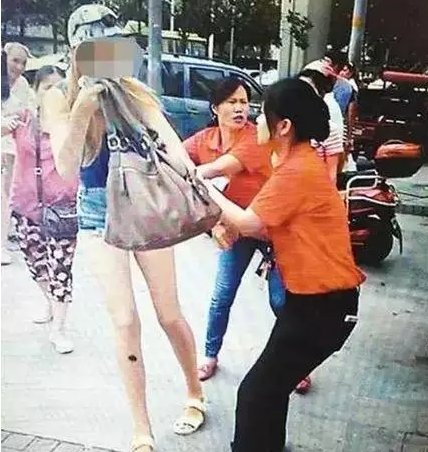 都说中国游客素质奇低,外国人的做法真的能甩你十条街