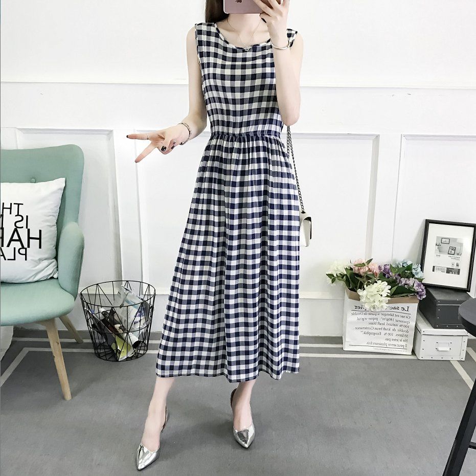 现在的女人外出都穿这样的连衣裙,看上海女人