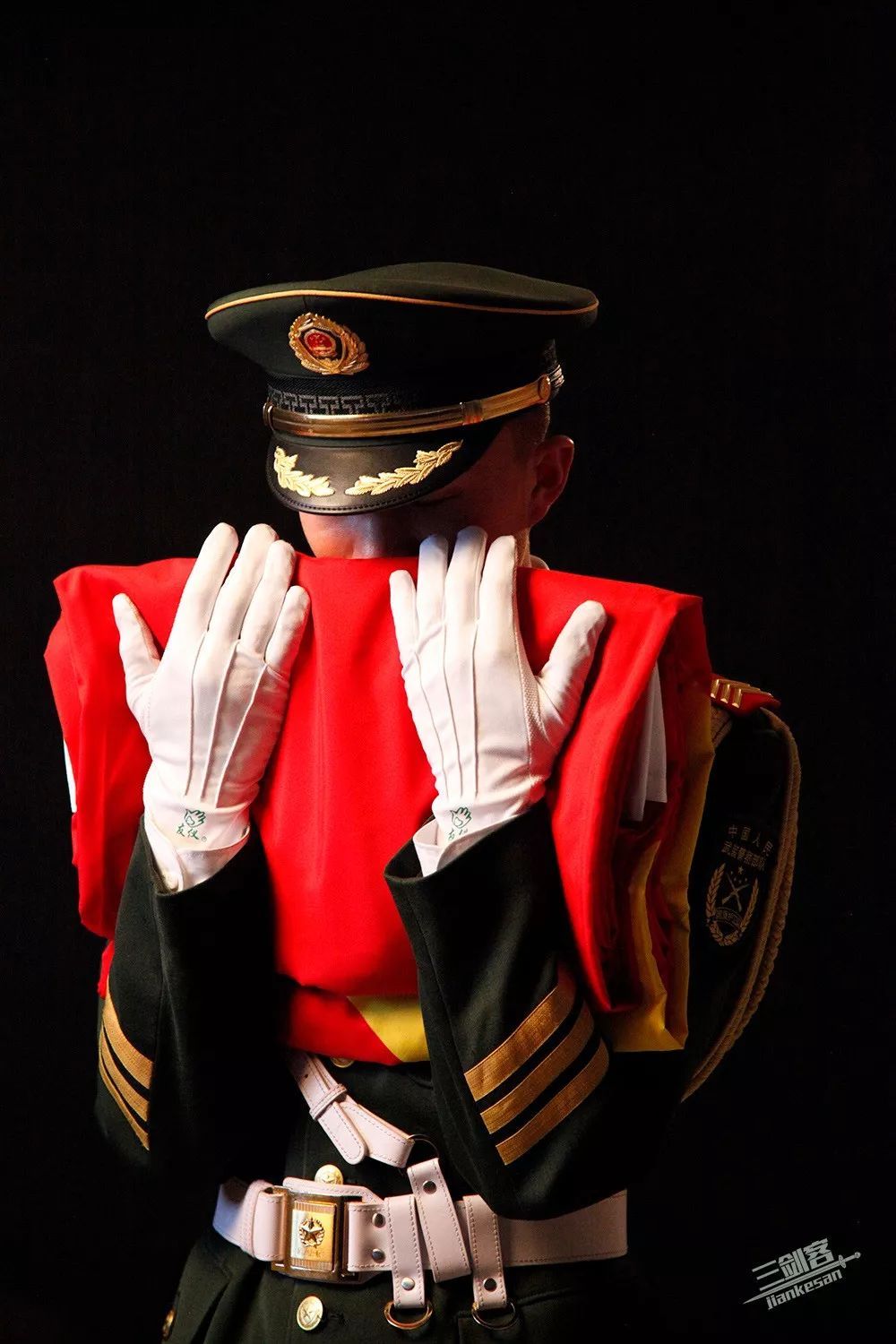 天安门观升旗攻略:与解放军三军仪仗队共迎20