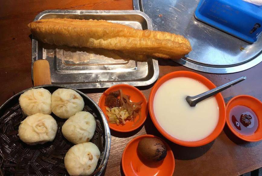 大学食堂为让学生吃早餐,一个鸡蛋一毛钱,你愿