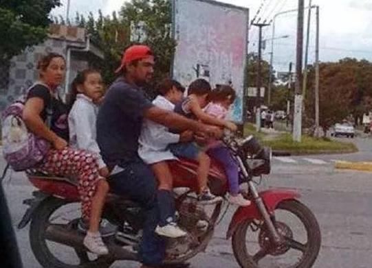 为什么有的人骑摩托车不戴头盔?