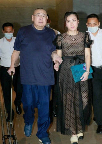 刘銮雄刚刚换完肾,却将迎来他的第7个孩子