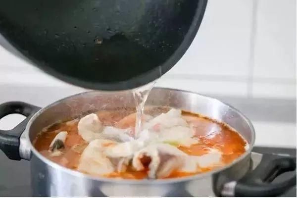 火遍各大购物中心的番茄水煮鱼,做法在这里!