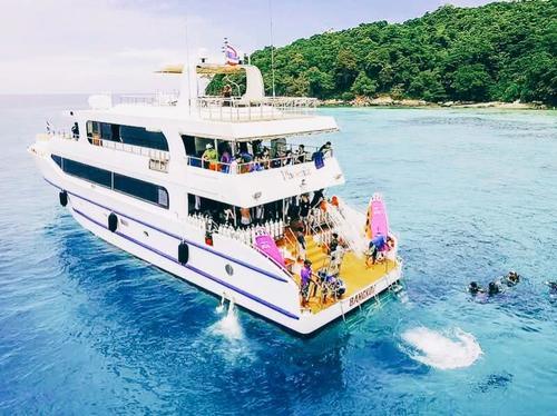 泰国沉船事故让人哀痛,是什么让游客面对风浪