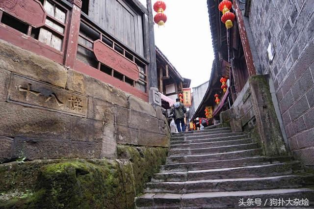 家乡美丽古镇，充满人文气息画家摄影师最喜欢，周末街头走一走