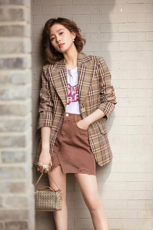 今秋最美搭配，非西装+裙子莫属!集仙气与帅气于一身的搭配，还有什么理由拒绝?