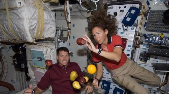 心酸! 为何航天员飞太空前要把手指甲拔掉? 原来后果这么严重