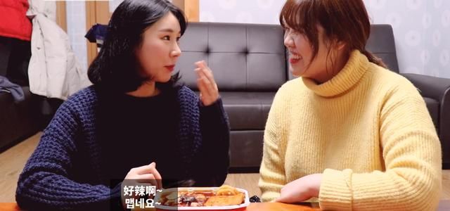 韩国80岁老婆婆爱上懒人火锅,年轻人都被辣哭,她却吃到停不下来