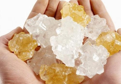 白冰糖和黄冰糖, 区别到底在哪里? 营养师: 瞎买