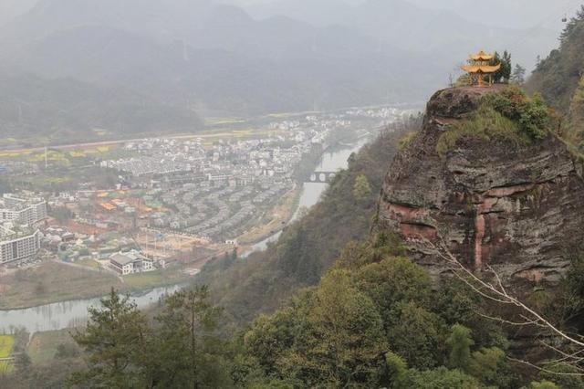 花漫秘境里 醉美齐云山