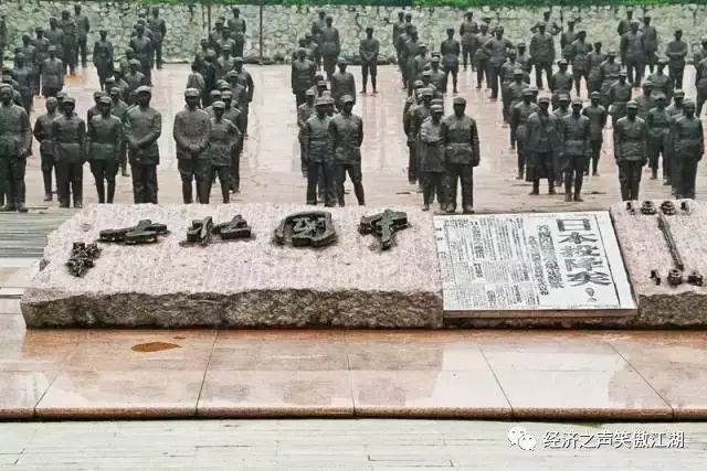 最年轻的副市长,仕途坦荡却辞职下海,跻身富豪