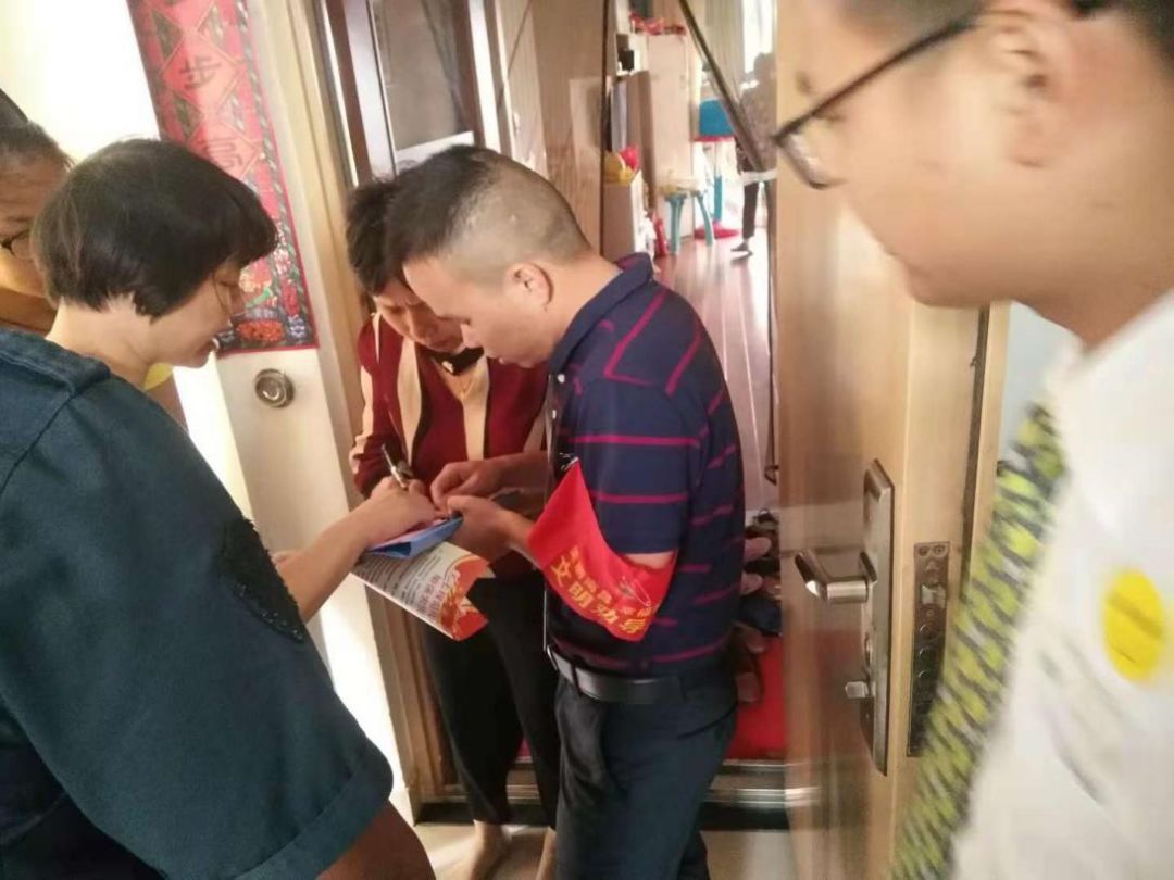 社区开展规范电动车停放充电 加强火灾防范宣传活动